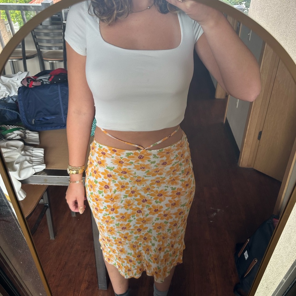 Yellow floral Urban Outfitters skirt size XS